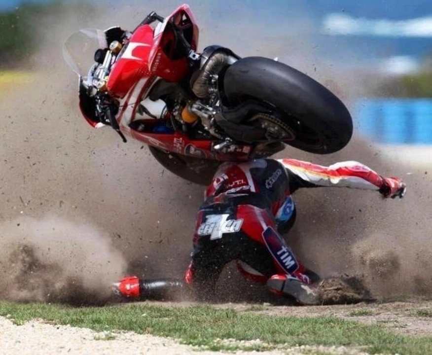 How dangerous is motorcycle racing?